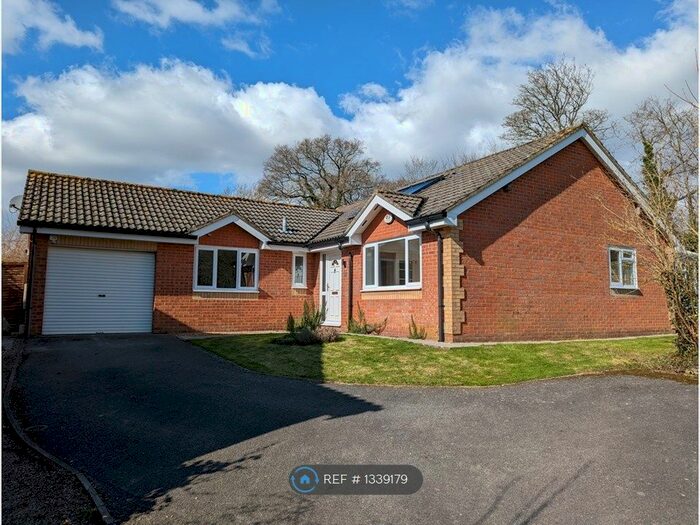 3 Bedroom Bungalow To Rent In Stone Close, Salisbury, SP5