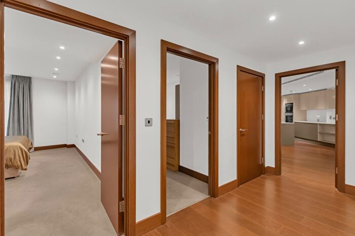 2 Bedroom Flat For Sale In Fetter Lane, London, EC4A