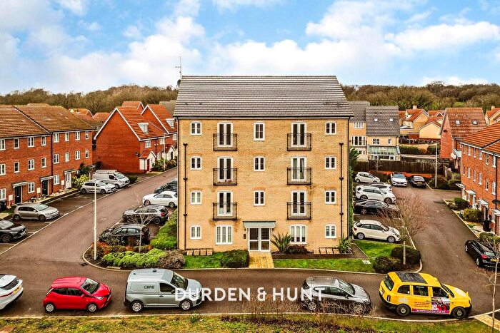 1 Bedroom Apartment For Sale In Foxglove Gardens, Chigwell, IG7