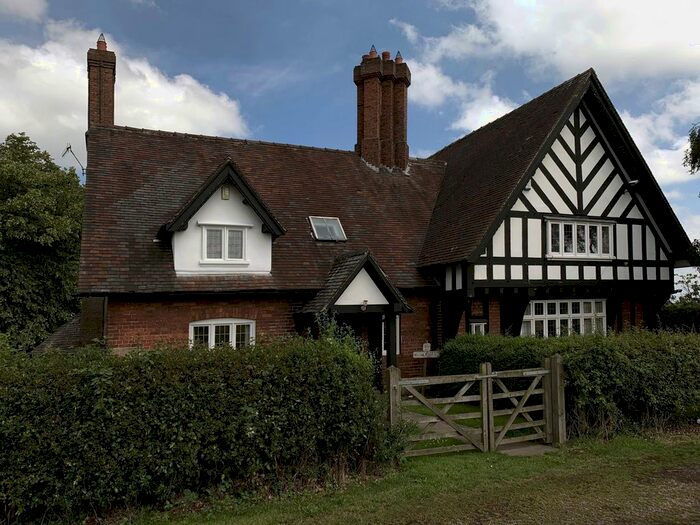 3 Bedroom Semi-Detached House To Rent In Drayton Road, Hanchurch, ST4