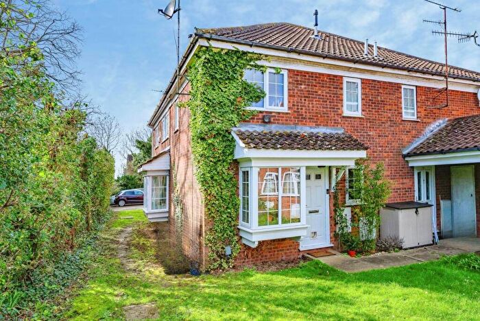 1 Bedroom End Of Terrace House For Sale In Milverton Green, Luton, Bedfordshire, LU3