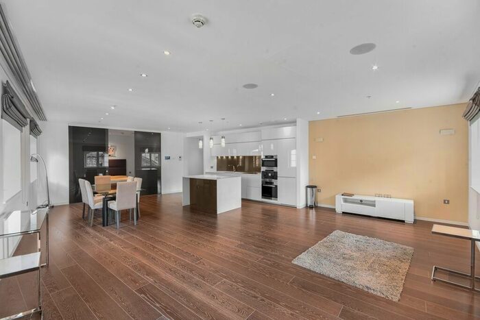3 Bedroom Flat To Rent In Strand, London, WC2R