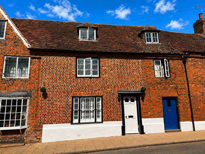 3 Bedroom Cottage For Sale In Church Street, Buckingham, Buckinghamshire, MK18