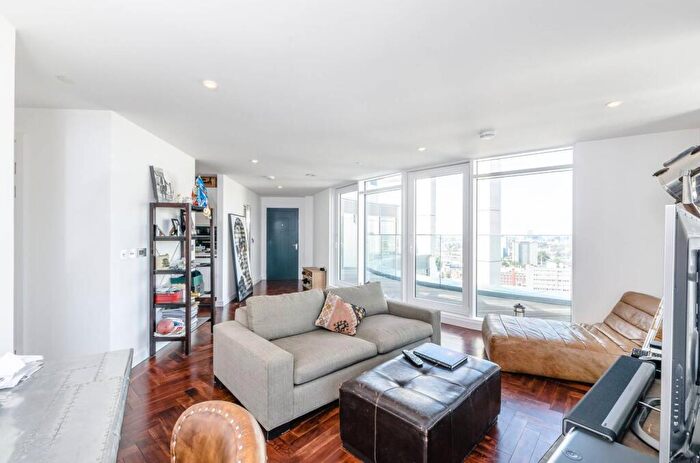 2 Bedroom Penthouse To Rent In Eagle Point, Old Street, London, EC1V