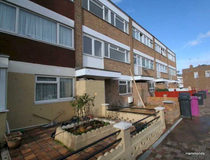 5 Bedroom Terraced House To Rent In Bow Common Lane, London, E3