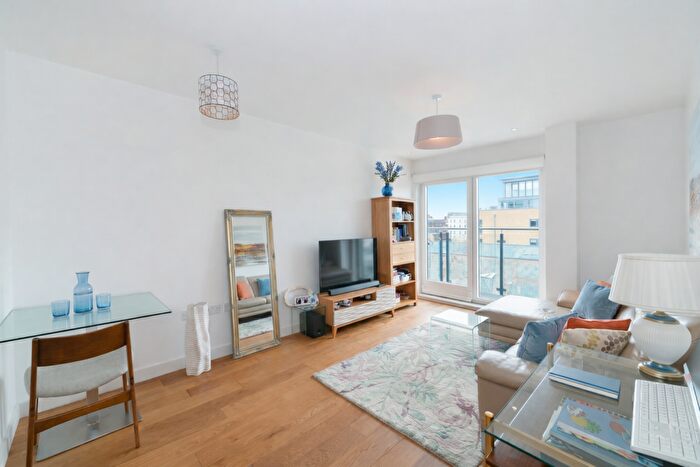 1 Bedroom Flat To Rent In Forge Square, E14