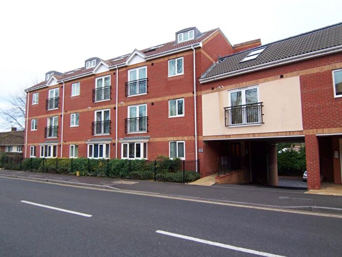 2 Bedroom Flat To Rent In Twyford Road, Eastleigh, SO50