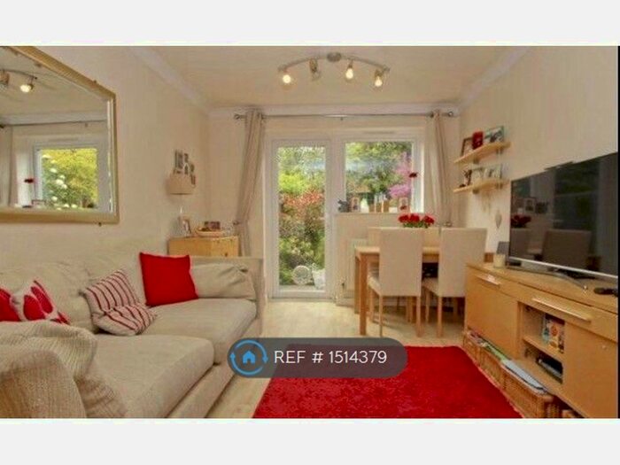 1 Bedroom Maisonette To Rent In Lyneham Walk, Pinner, HA5