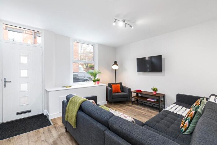 5 Bedroom House To Rent In Claremont Grove, Leeds, LS3