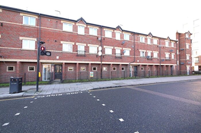 1 Bedroom Flat To Rent In West Ham Lane, London, E15