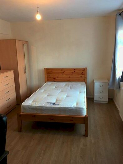 4 Bedroom Semi-Detached House To Rent In Sussex Avenue, Canterbury, Kent, CT1