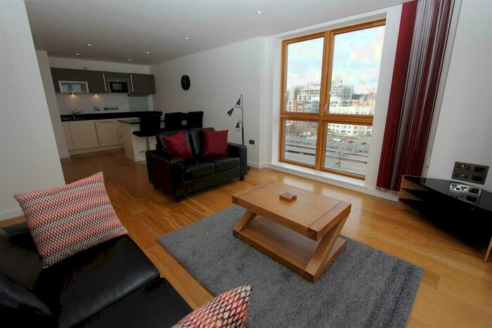 2 Bedroom Flat To Rent In Watermans Place, Granary Wharf, LS1
