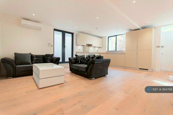 2 Bedroom Maisonette To Rent In Clifton Terrace, London, N4