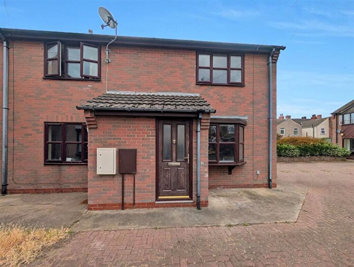 2 Bedroom End Of Terrace House To Rent In Sidney Court, Cleethorpes, DN35
