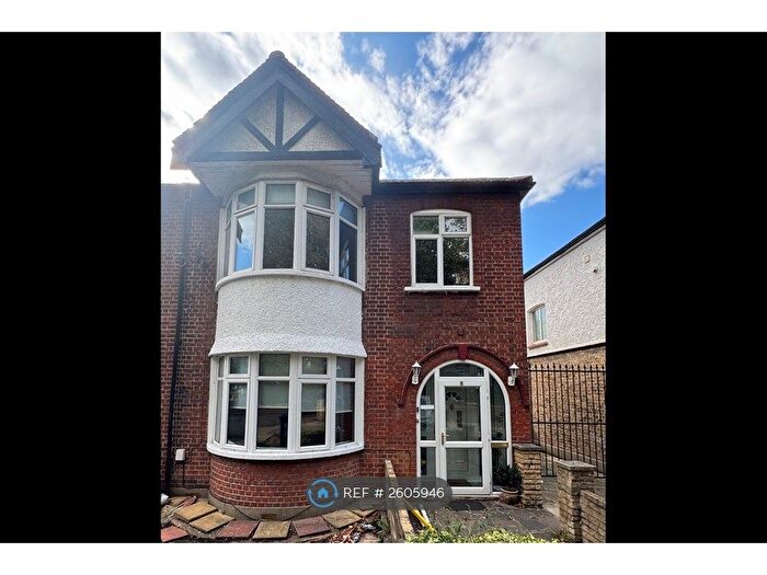 4 Bedroom Semi-Detached House To Rent In Bromyard Avenue, London, W3