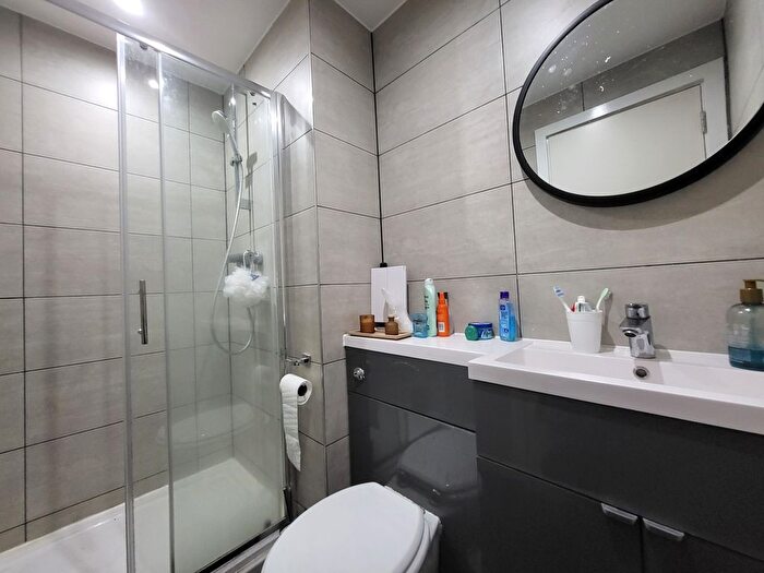 1 Bedroom Flat To Rent In West Point, Chester Road, Manchester. Qm, M16
