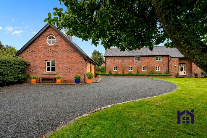 4 Bedroom Barn Conversion For Sale In South Road, Bretherton, PR26