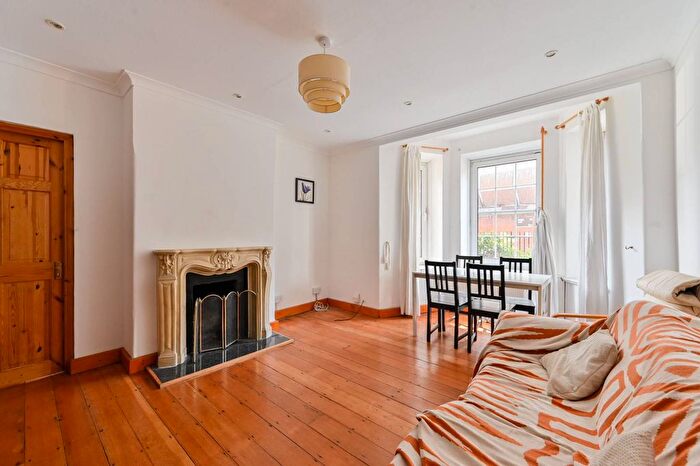 2 Bedroom Flat To Rent In Kennington Oval, Kennington, London, SE11