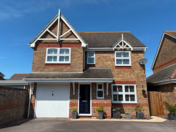 5 Bedroom Detached House For Sale In Coxswain Way, Selsey, PO20