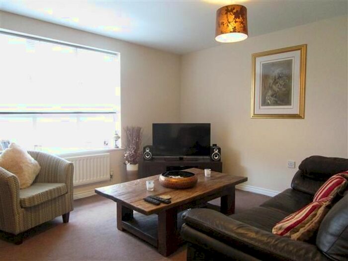 2 Bedroom Flat To Rent In Beckets View, Northampton, NN1