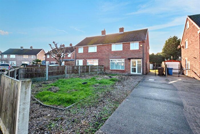 3 Bedroom Semi Detached House For Sale In Baslow Close, Sawley, NG10