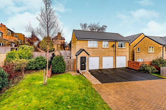 2 Bedroom Flat To Rent In Ellen Crescent, Ryton, Tyne And Wear, NE40