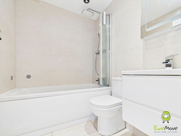 5 Bedroom Detached House For Sale In Bramley Green Road, Bramley, Tadley, Hampshire, RG26