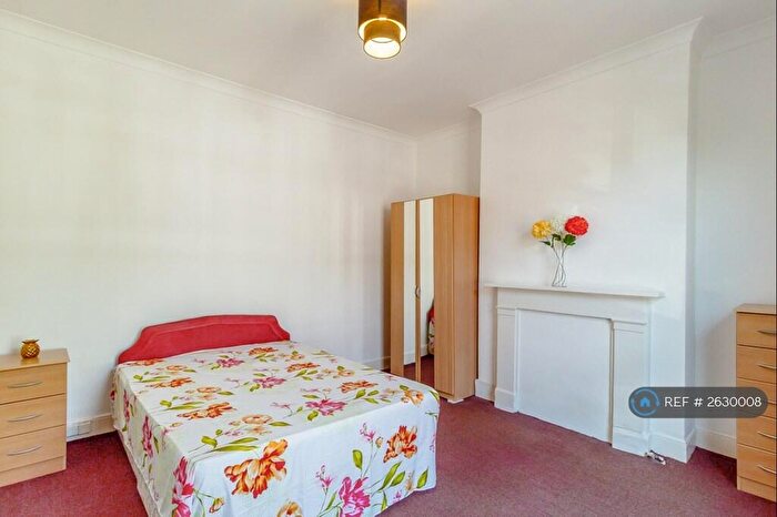 4 Bedroom Terraced House To Rent In Landseer Road, N19
