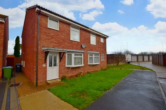 3 Bedroom Semi-Detached House To Rent In Bronze Close, Bognor Regis, PO22