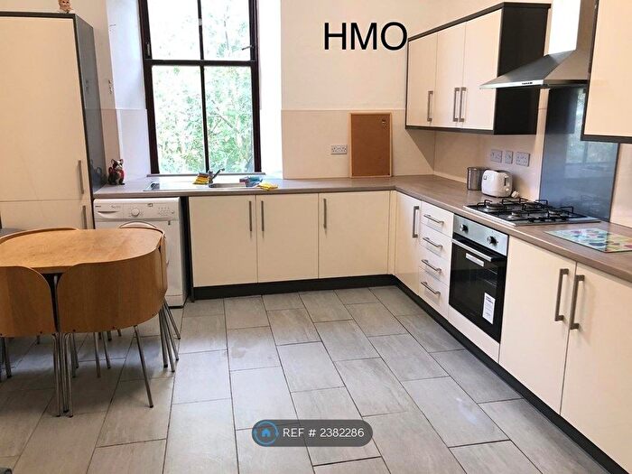 4 Bedroom Flat To Rent In Gray Street, Glasgow, G3