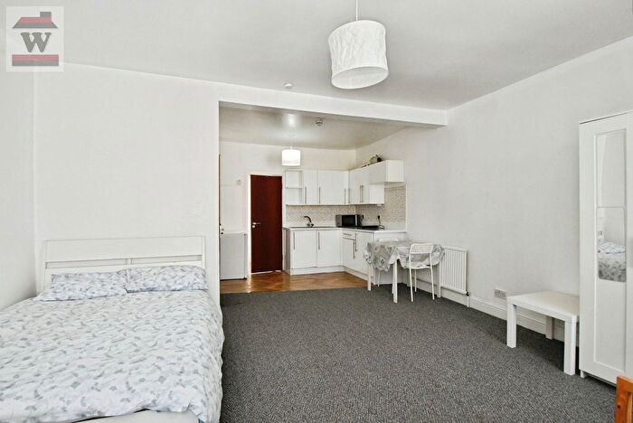1 Bedroom Studio To Rent In Cecil Road, Hounslow, TW3