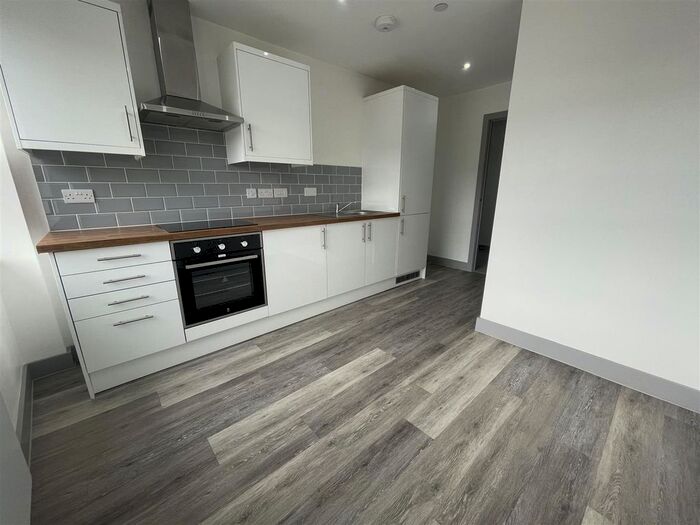 1 Bedroom Flat To Rent In Grosvenor House, Union Street, Wakefield, WF1