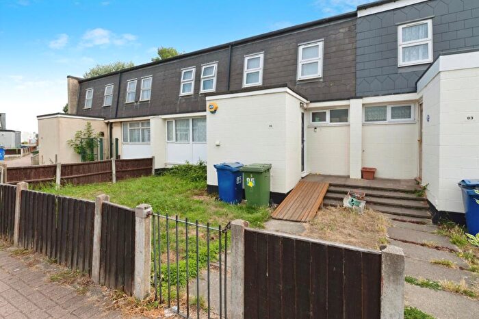 3 Bedroom Terraced House For Sale In Alexandra Road, Tilbury, Essex, RM18