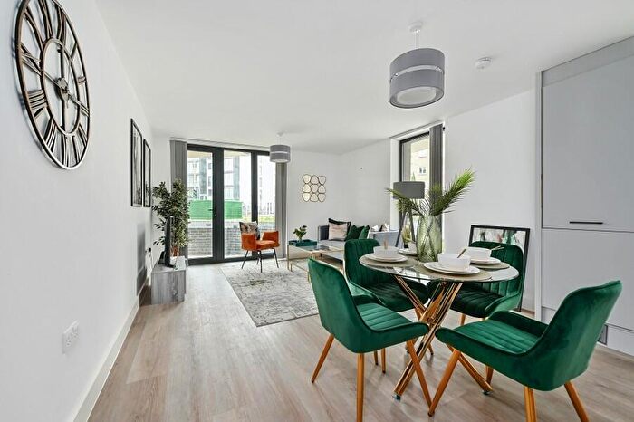 2 Bedroom Apartment To Rent In Farnborough, GU14