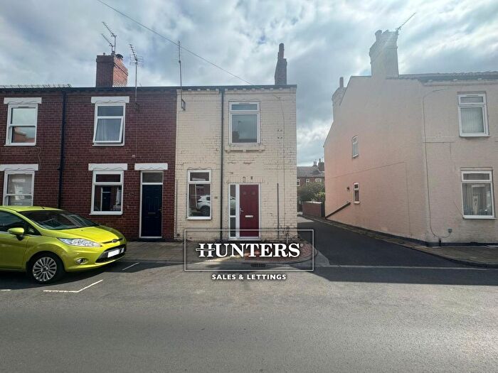 2 Bedroom End Of Terrace House To Rent In Smawthorne Grove, Castleford, WF10