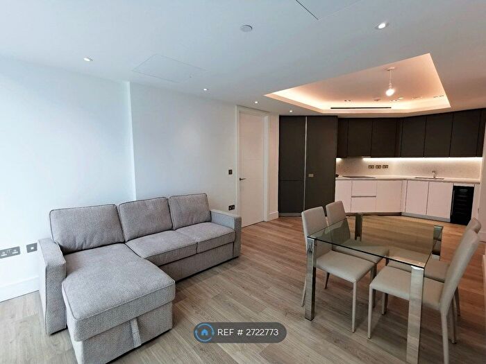 2 Bedroom Flat To Rent In Carrara Tower, London, EC1V