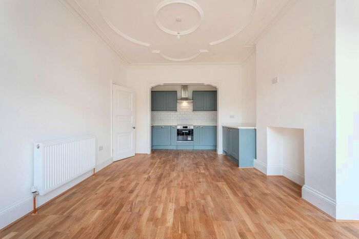 2 Bedroom Flat To Rent In Downton Avenue, Streatham Hill, London, SW2