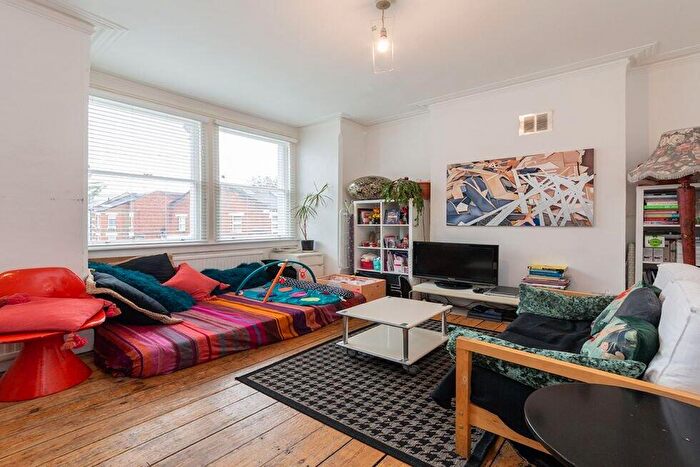 2 Bedroom Flat To Rent In Chapter Road, Willesden Green, NW2