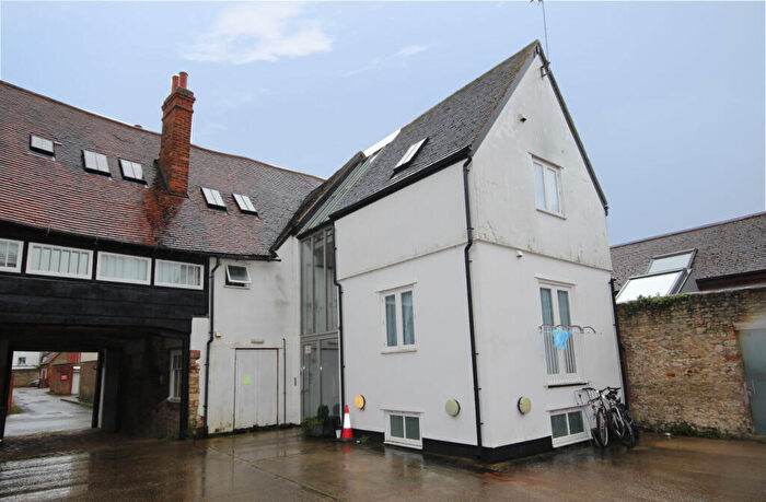 2 Bedroom Apartment For Sale In West St. Helen Street, Abingdon, Oxfordshire, OX14