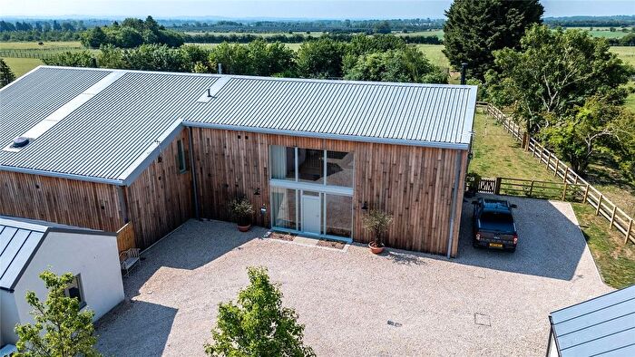 4 Bedroom Detached House For Sale In Burford, Oxfordshire, OX18
