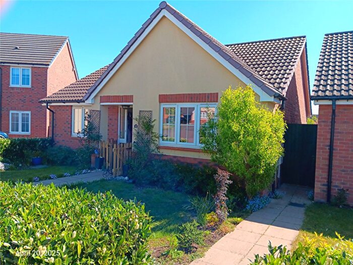 2 Bedroom Bungalow For Sale In Stewart Close, Evesham, Worcestershire, WR11