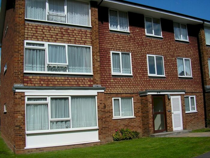 2 Bedroom Flat To Rent In St James Road, Sutton, SM1