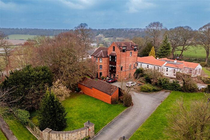 3 Bedroom Flat For Sale In Wentbridge, Pontefract, WF8