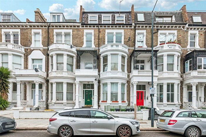 1 Bedroom Flat To Rent In Sinclair Road, Shepherds Bush, W14
