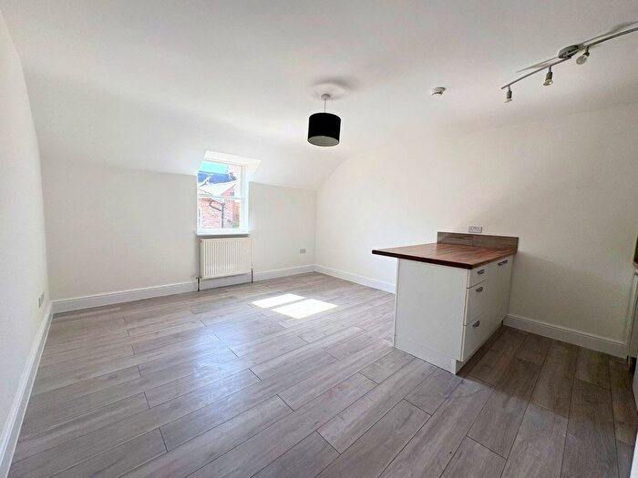 1 Bedroom Flat To Rent In - East Reach, Taunton, Somerset, TA1
