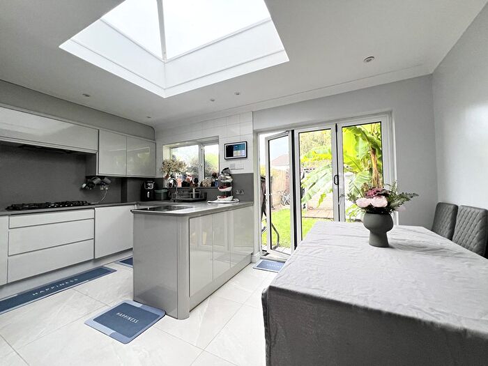 3 Bedroom Terraced House To Rent In Southbury Avenue, Enfield, EN1