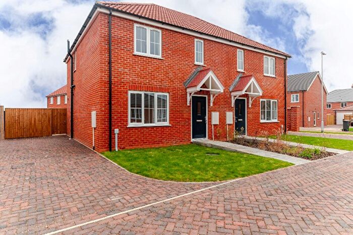 3 Bedroom Semi Detached House For Sale In Malsters Drive, Horncastle, LN9