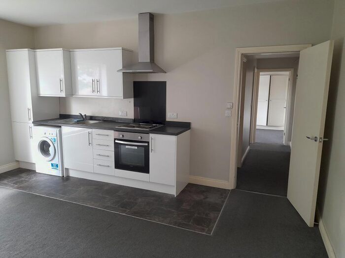 2 Bedroom Flat To Rent In Cobham Parade, Leeds Road, Outwood, Wakefield, WF1