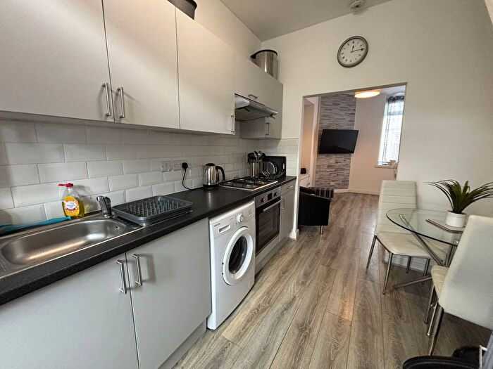 2 Bedroom Property To Rent In Babbacombe Road, Torquay, TQ1