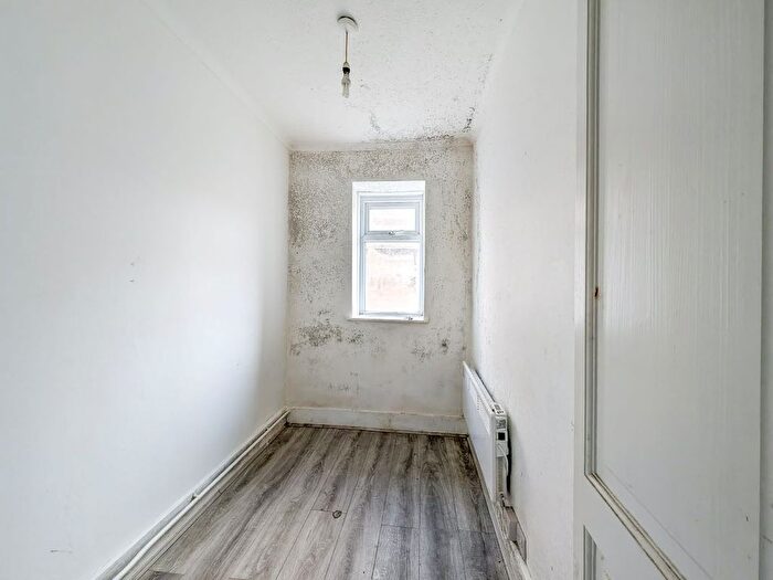 1 Bedroom Flat For Sale In Flat, Richmond Road, Worthing, West Sussex, BN11